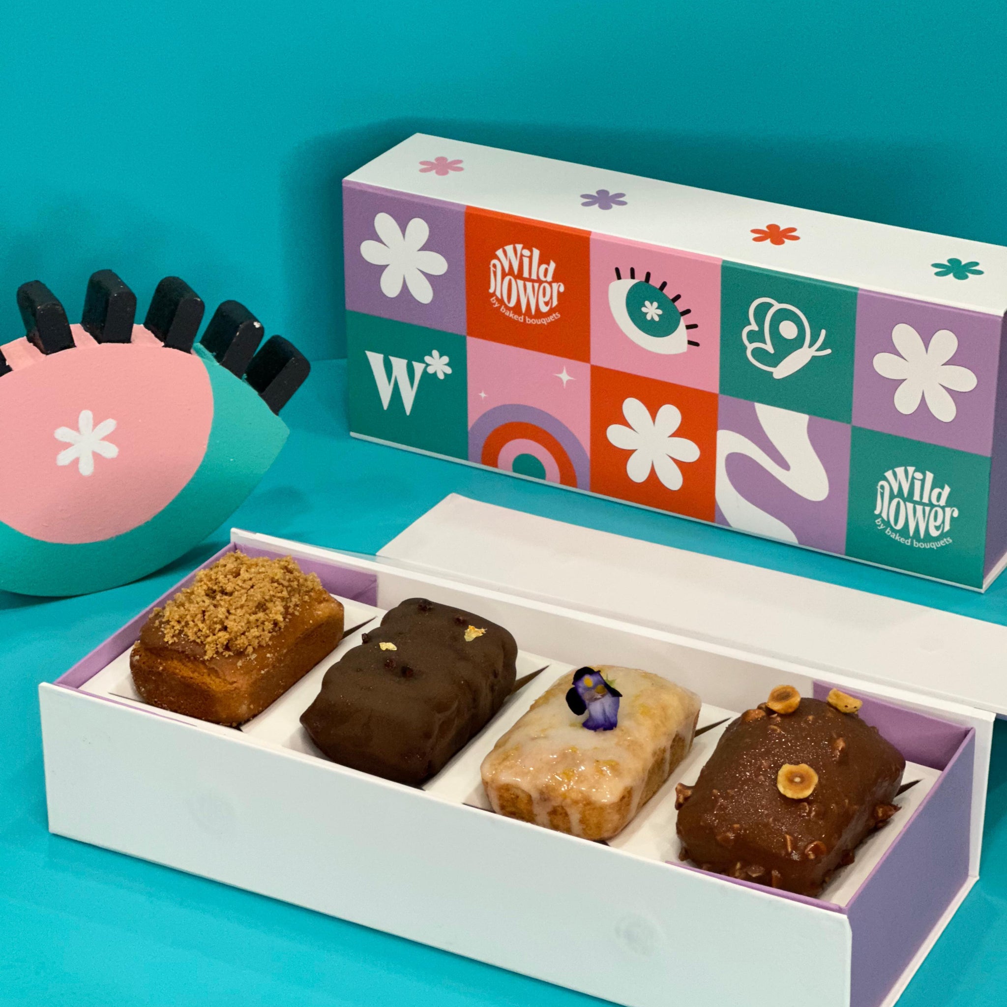 Luxury Box of 4 Tea Cakes