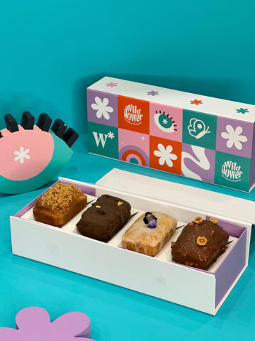 Luxury Box of 4 Tea Cakes